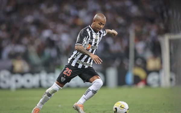 Mariano sofre lesão e vira desfalque no Galo