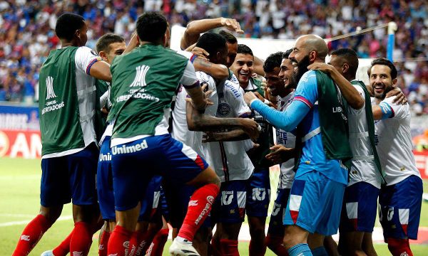 Bahia x The Strongest (foto: ARISSON MARINHO / AFP)