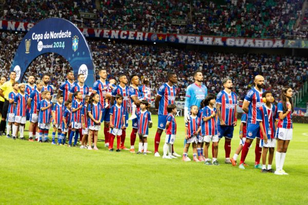 Time do Bahia antes de jogo contra o CRB pela Copa do Nordeste (foto: Letcia Martins/EC Bahia)