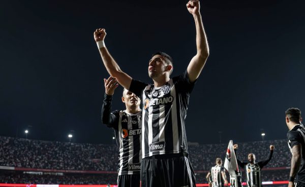 Battaglia comemora gol pelo Atltico diante do So Paulo pela Copa do Brasil (foto: Pedro Souza/Atltico)