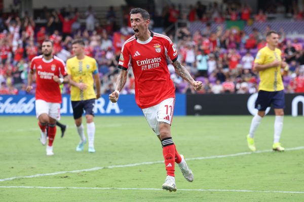 Di Mara comemora gol pelo Benfica contra o Auckland City (foto: Alex Grimm/Getty Images via AFP)