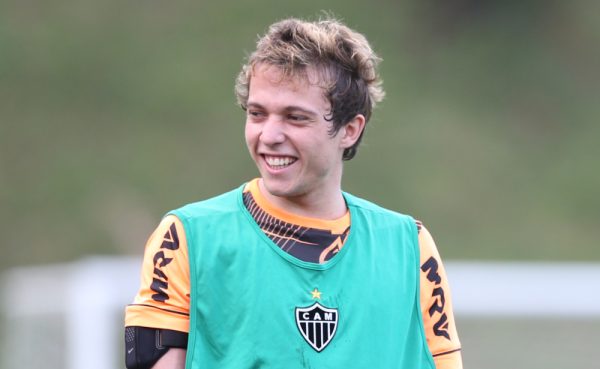 Bernard durante treino do Atltico na Cidade do Galo, em 2013 (foto: Alexandre Guzanshe/EM/D.A Press)