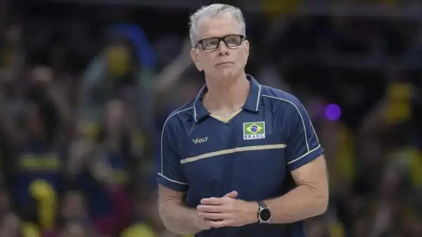 Bernardinho elogia novo líbero da Seleção Brasileira de Vôlei