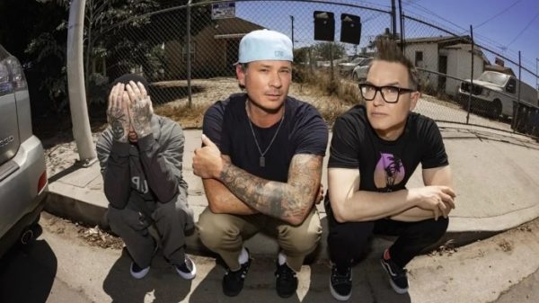 blink-182 anuncia o novo disco