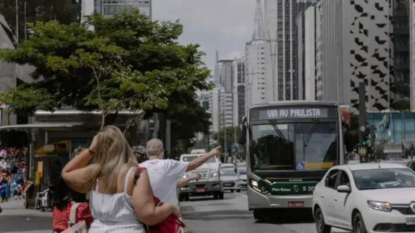 Brasil avança no ranking do IDH e chega ao 84º lugar em 2023
