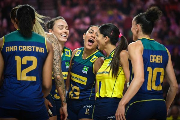 BRASIL X BULGARIA VOLEI FEMININO (foto: Reproduo/Twitter/CBV)