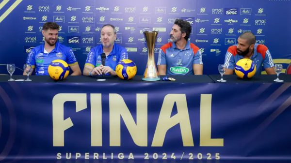 Bruninho, Horacio (Campinas), Felipe Ferraz e Walace (Cruzeiro) em entrevista coletiva antes de final da Superliga Masculina de Vlei (foto: Wander Roberto/Inovafoto/CBV)