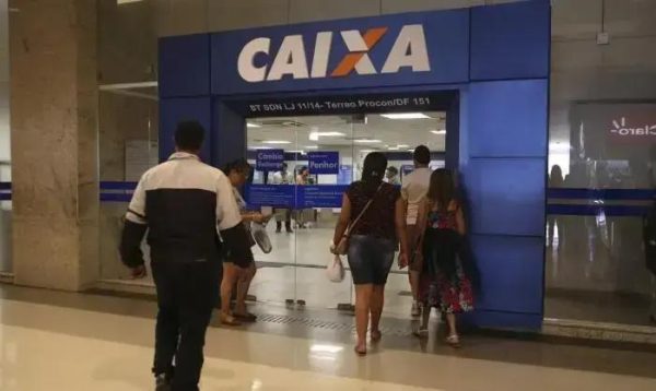 Caixa libera abono salarial para trabalhadores nascidos em maio e junho