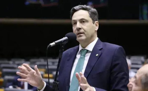 Câmara analisa projeto que permite estados legislarem sobre trabalho