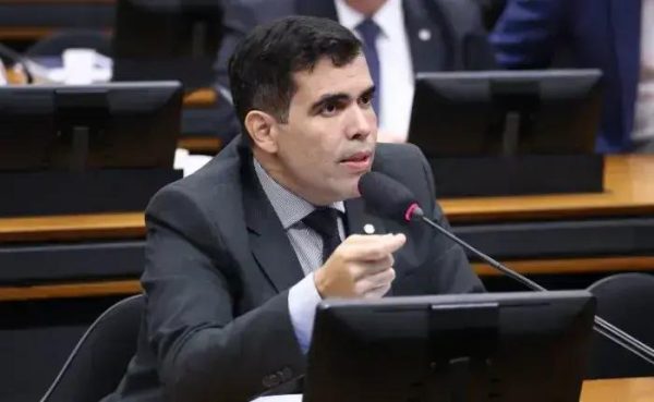 Câmara aprova projeto que cria serviço de localização de idosos desaparecidos
