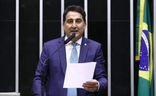 Câmara aprova projeto que proíbe uso de recursos públicos para monitoramento