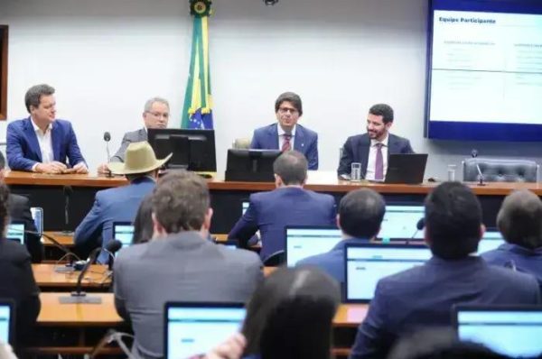 Câmara dos Deputados promove audiência sobre reforma administrativa na terça-feira