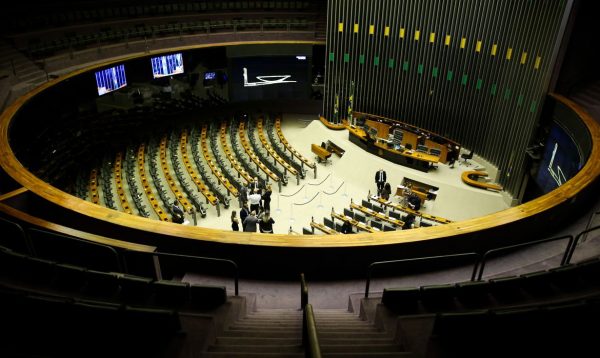 Túlio Gâdelha aciona PGR contra deputada bolsonarista por fala polêmica