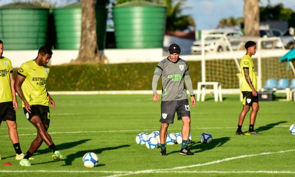 Treino do Amrica no CT Lanna Drumond (foto: Mouro Panda/Amrica)