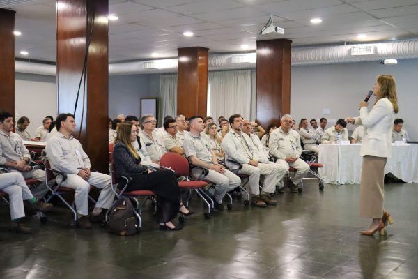 Cenibra recebe visita da secretária de Estado de Planejamento e Gestão de MG