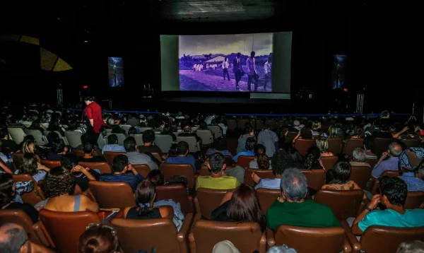 Lula sanciona leis de cota no cinema e na TV paga