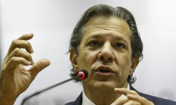 Manutenção da queda dos juros dependerá do exterior, diz Haddad