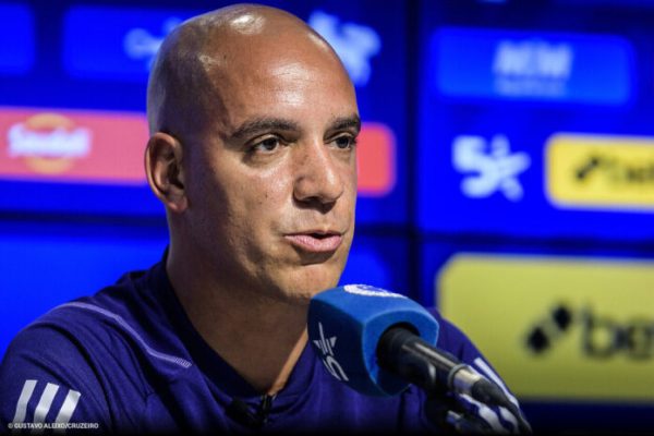 Em busca de novo técnico, torcida do Cruzeiro sugere quem deve comandar o time