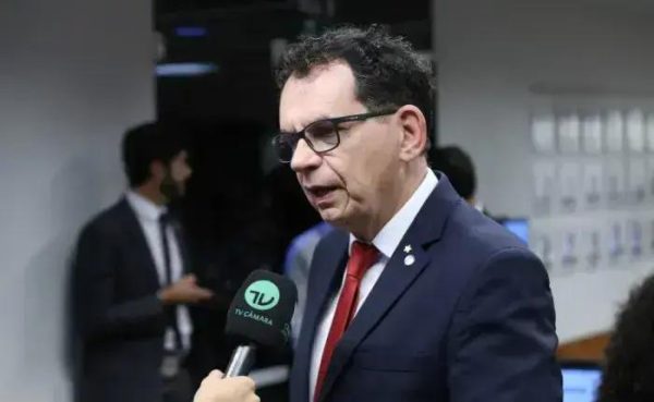 Comissão debate violência contra jornalistas e liberdade de imprensa