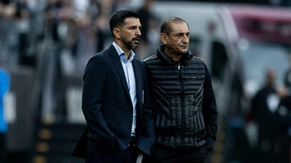 Ramn Daz ganhou homenagem do Corinthians (foto: Rodrigo Coca/Corinthians)