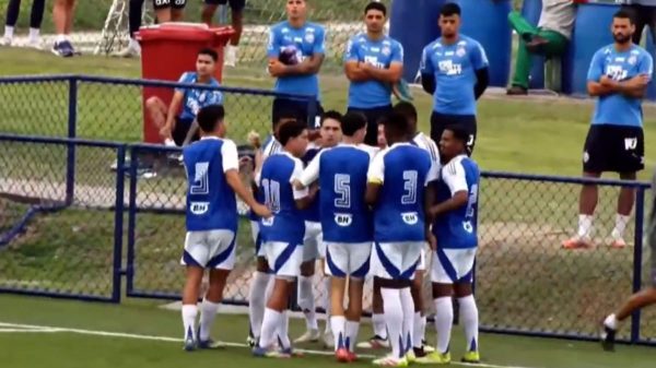 Cruzeiro visitou Bahia e venceu por 2 a 0, pela 16 rodada do Campeonato Brasileiro Sub-20 (foto: Reproduo/TV Baha)