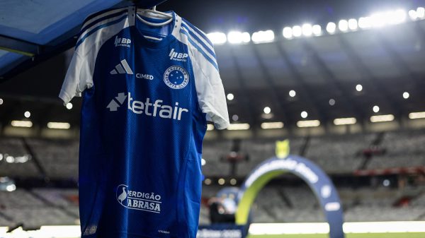 Camisa do Cruzeiro no Mineiro (foto: Gustavo Aleixo/Cruzeiro)