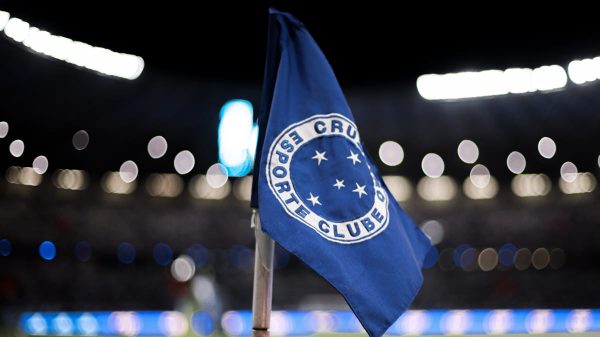 Bandeirinha do Cruzeiro no Mineiro (foto: Gustavo Martins/Cruzeiro)