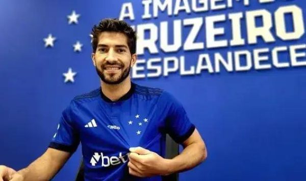 Cruzeiro confirma permanência de Lucas Silva no clube