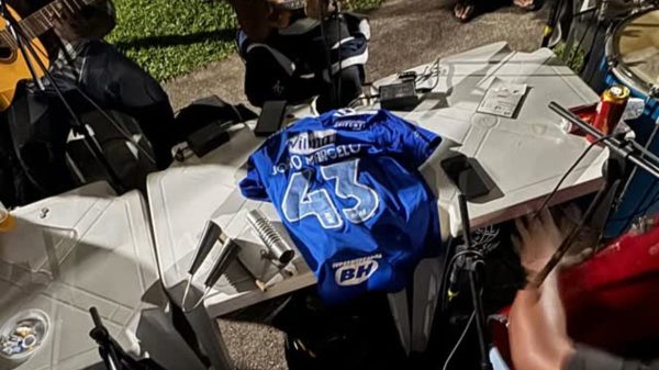 Frame do aniversrio de Joo Marcelo, zagueiro do Cruzeiro (foto: Reproduo/Instagram)