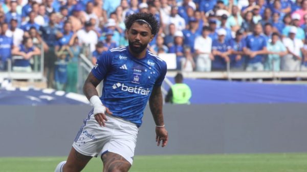 Gabigol, atacante do Cruzeiro, em jogo no Mineiro (foto: Edesio Ferreira/EM/D.A. Press)