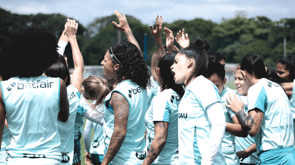 Jogadoras do Cruzeiro em treinamento na Toca da Raposa 1 (foto: Gustavo Martins/Cruzeiro)