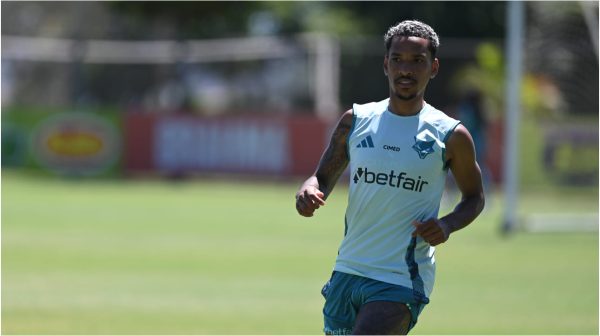 Matheus Pereira, meio-campista do Cruzeiro, em treino na Toca da Raposa II (foto: Leandro Couri/EM/D.A Press)