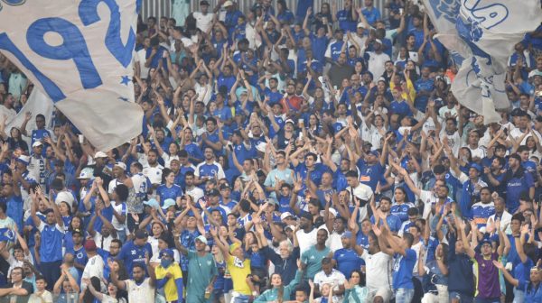 Torcida do Cruzeiro no Mineiro para jogo com Flamengo, pela stima rodada do Brasileiro (foto: Ramon Lisboa/EM/D.A Press)