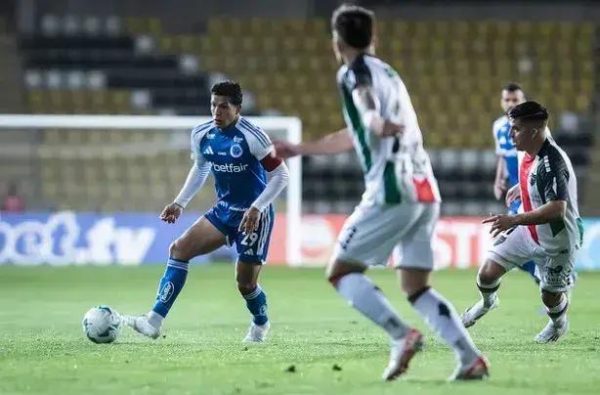 Cruzeiro perde para o Palestino e se aproxima da eliminação na Sul-Americana