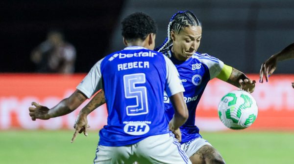 Jogadoras do Cruzeiro em campo pela Supercopa (foto: Rafael Rodrigues/Bahia)