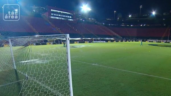 Gramado do Barrado para Vitria x Cruzeiro (foto: Reproduo/SporTV)