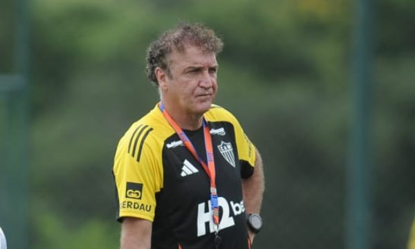 Cuca em treino do Atltico na Cidade do Galo (foto: Alexandre Guzanshe/EM/DA.Press)