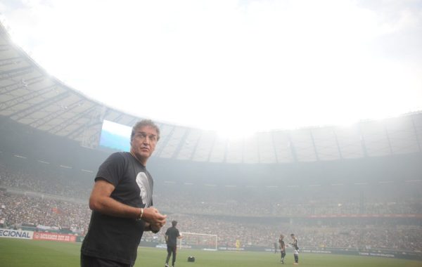 Cuca, tcnico do Atltico, no Mineiro (foto: Alexandre Guzanshe/EM/D.A Press)