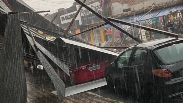 Defesa Civil atua nas consequências causadas pela chuva e forte vento em Coronel Fabriciano - Rádio Itatiaia