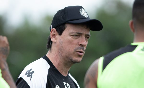 Fernando Diniz, tcnico do Vasco, durante treinamento no Rio de Janeiro (foto: Matheus Lima/Vasco)