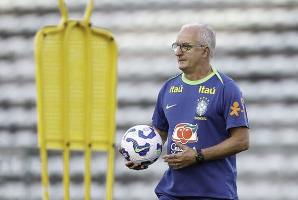 Dorival Jnior em treino da Seleo Brasileira (foto: Rafael Ribeiro/CBF)