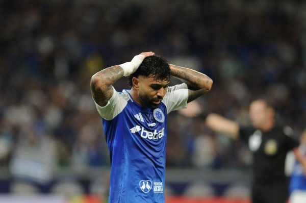 Gabigol marcou o gol da vitria do Cruzeiro sobre o Flamengo, no Mineiro, por 2 a 1 (foto: Alexandre Guzanshe/EM/D.A Press)