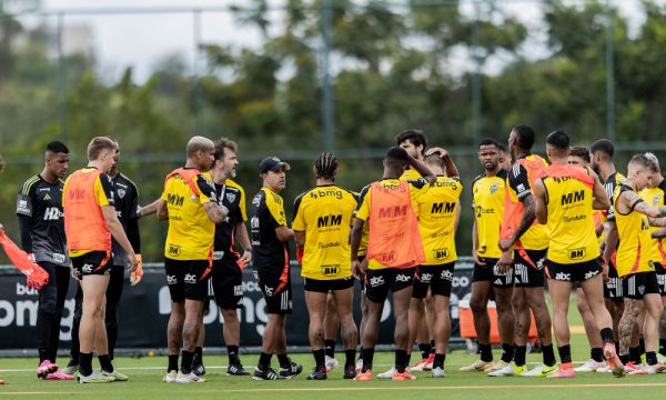 Jogadores do Atltico reunidos em treino na Cidade do Galo (foto: Pedro Souza/Atltico)