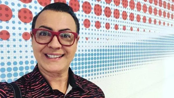 Ex-BBB Dicesar surpreende com nova função como recepcionista em São Paulo