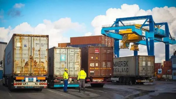 Exportações crescem 2,9% no início de 2025, diz IBGE