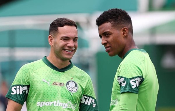 Fabinho ao lado de Vanderlan em treino pelo Palmeiras (foto: Cesar Greco/Palmeiras)