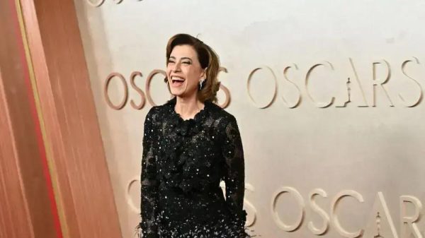 Fernanda Torres é convidada a integrar a Academia do Oscar