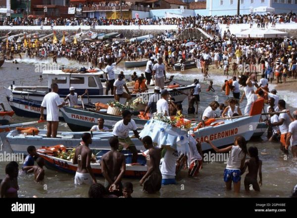 Festa para Iemanjá celebra e fortalece religiosidade afrobrasileira