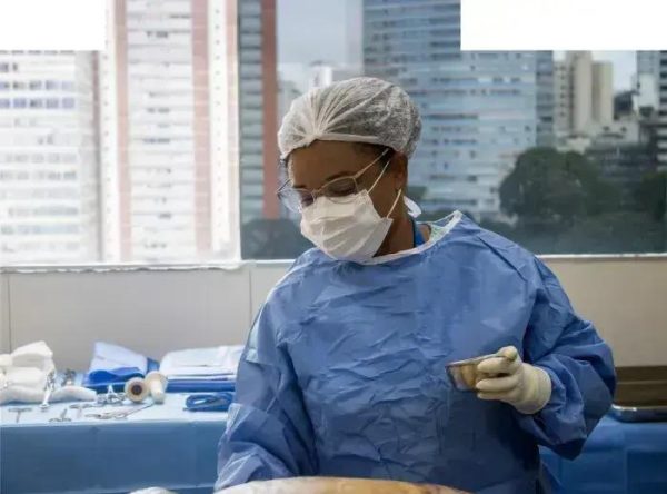 Fhemig convoca profissionais de saúde para chamamento emergencial em BH
