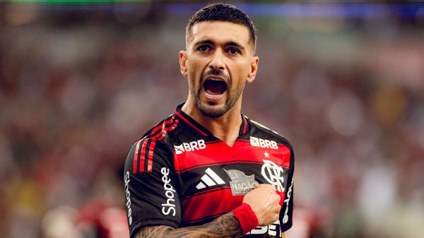 Arrascaeta celebra gol que deu vitria para o Flamengo sobre o Bahia no Brasileiro (foto: Adriano Fontes/Flamengo)